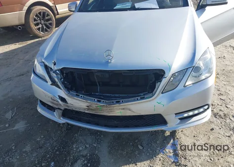 2013 Mercedes-Benz E 350 z USA, uszkodzony, nr VIN WDDHF5KB3DA767831